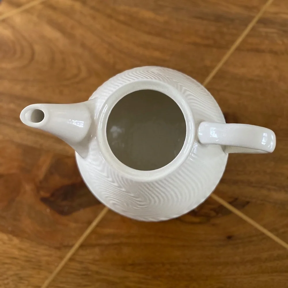 Beautiful Baum Bros Teapot - HOST PICK X 2